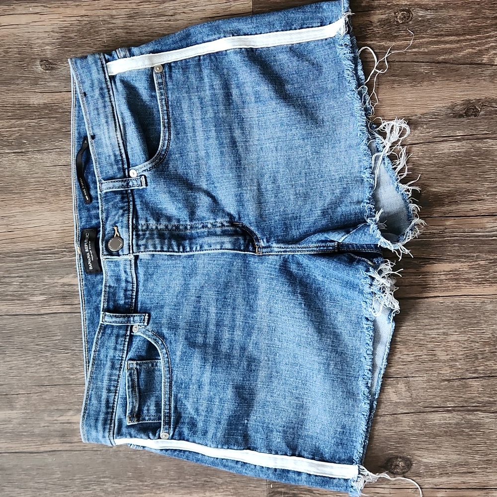 Banana Republic Denim Jean Mid Rise 3 Inch Shorts Size 31